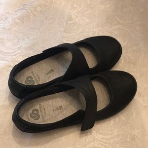 Black Cloudsteppers by Clark’s Mary Jane Shoes